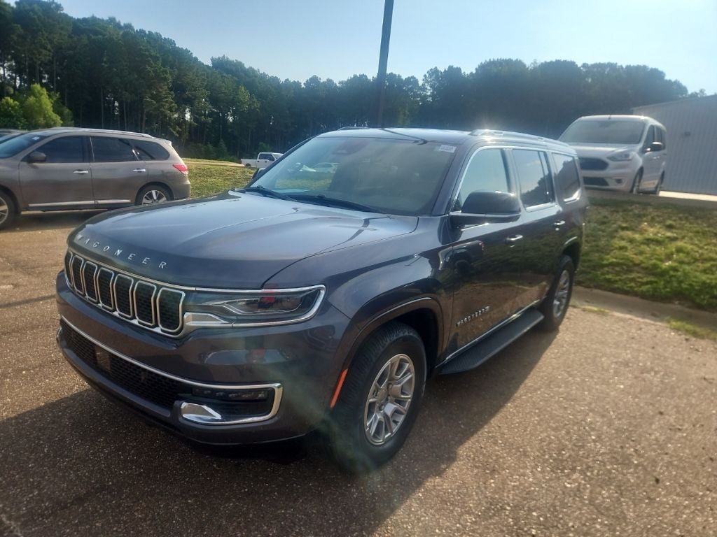 2023 Jeep Wagoneer Base