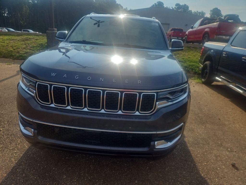 2023 Jeep Wagoneer Base