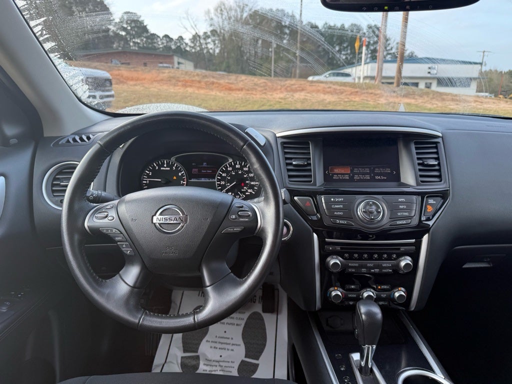 2020 Nissan Pathfinder SV