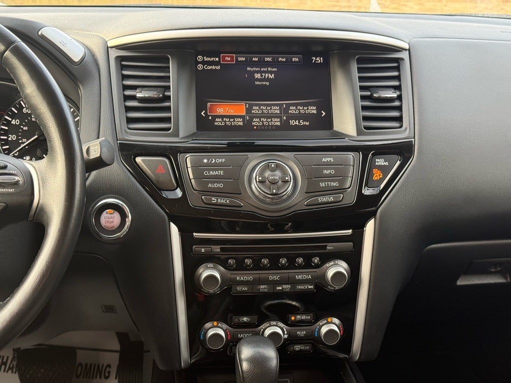 2020 Nissan Pathfinder SV