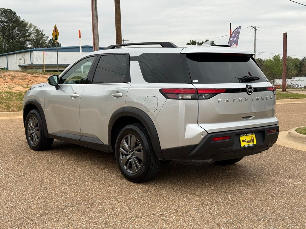 2025 Nissan Pathfinder SV