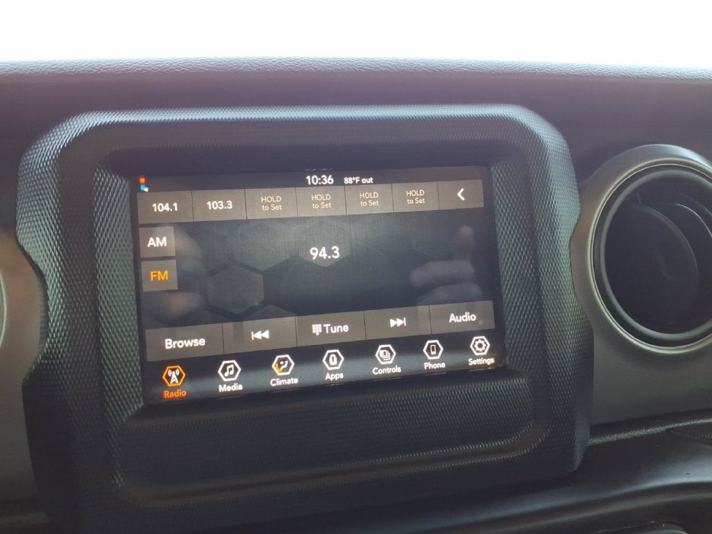 2022 Jeep Gladiator Sport