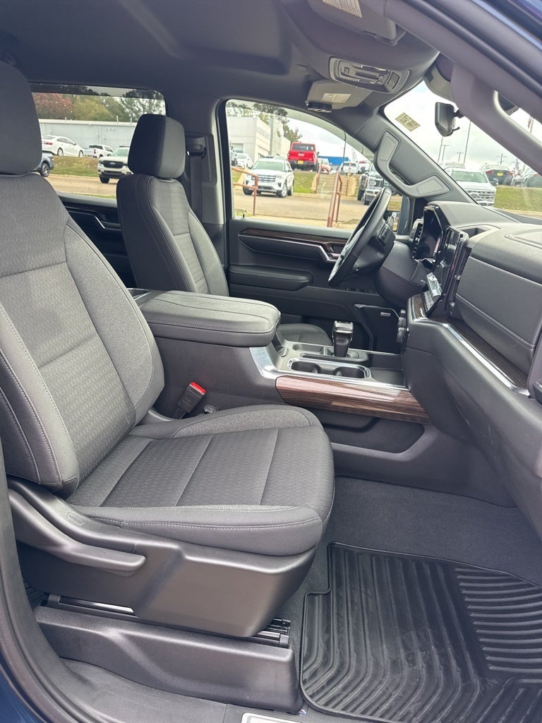 2023 Chevrolet Silverado RST