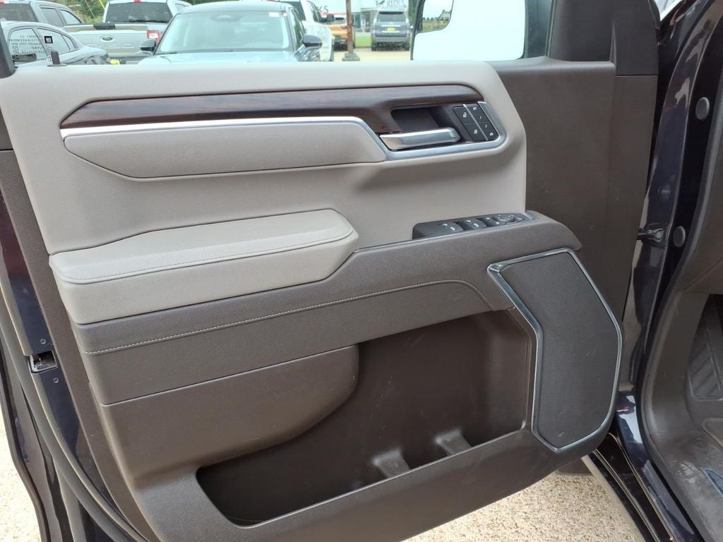 2025 GMC Sierra SLT