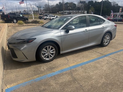 2025 Toyota CAMRY LE