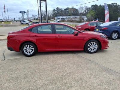 2025 Toyota CAMRY LE