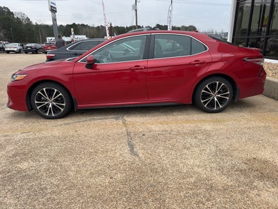 2020 Toyota Camry SE