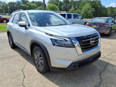 2025 Nissan Pathfinder SV