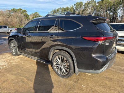 2021 Toyota Highlander Hybrid Platinum