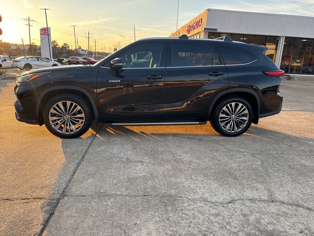 2021 Toyota Highlander Hybrid Platinum