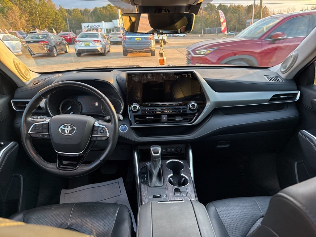 2021 Toyota Highlander Hybrid Platinum