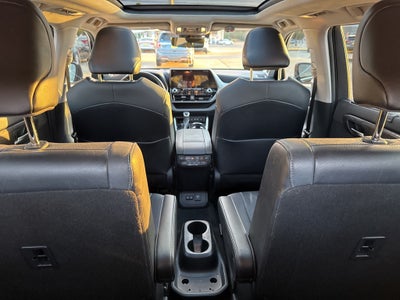 2021 Toyota Highlander Hybrid Platinum