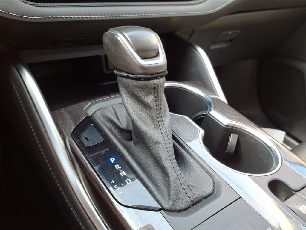 2021 Toyota Highlander Hybrid Platinum