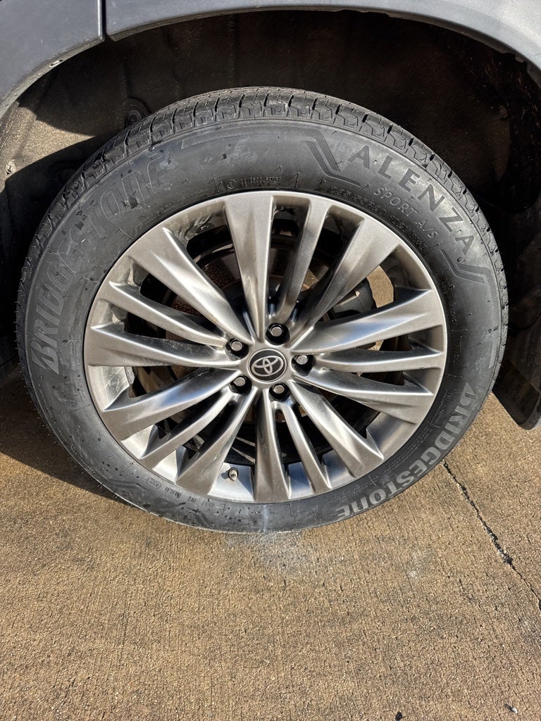 2021 Toyota Highlander Hybrid Platinum