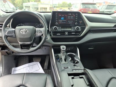 2021 Toyota HIGHLANDER XLE