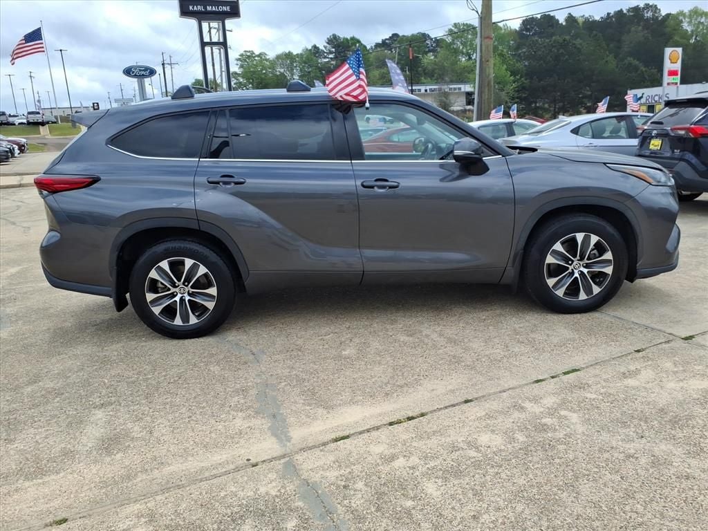 2021 Toyota HIGHLANDER XLE