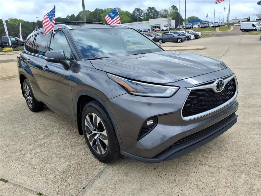 2021 Toyota HIGHLANDER XLE