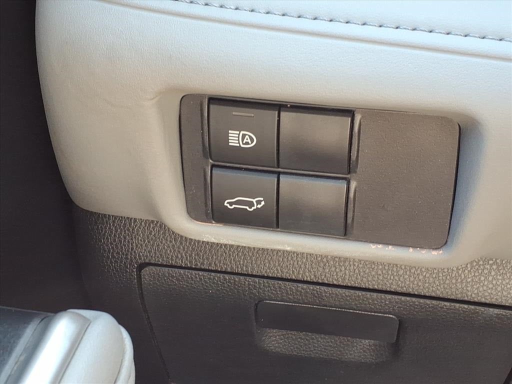 2020 Toyota HIGHLANDER LE