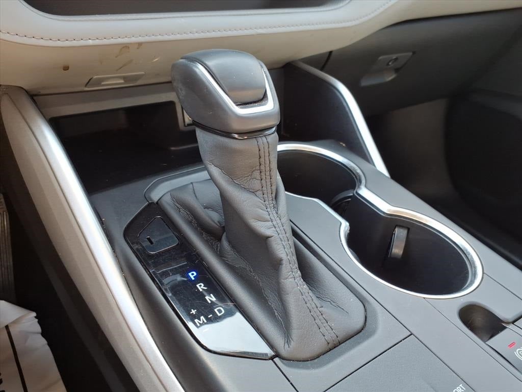 2020 Toyota HIGHLANDER LE