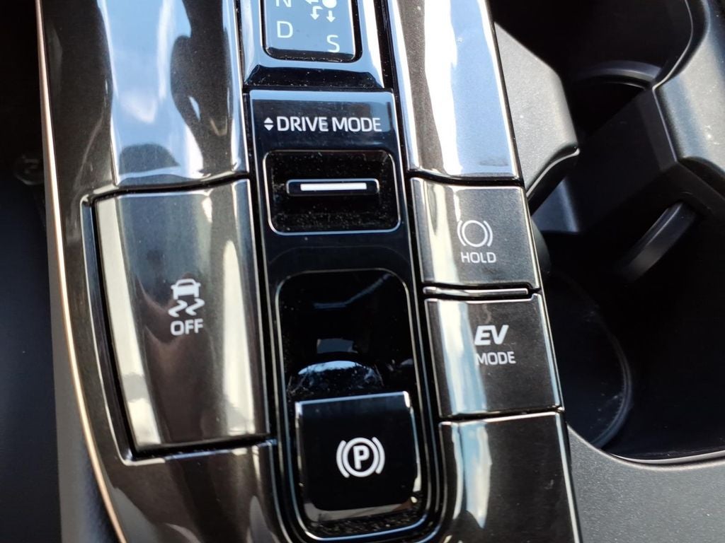 2025 Toyota Crown Signia XLE