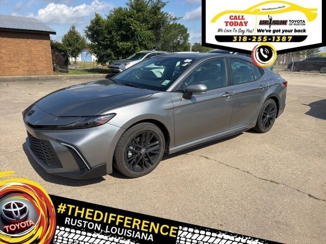2025 Toyota Camry SE Hybrid's photo