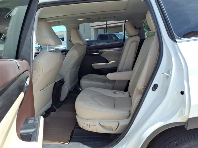 2021 Toyota Highlander Platinum