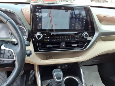 2022 Toyota Highlander Platinum