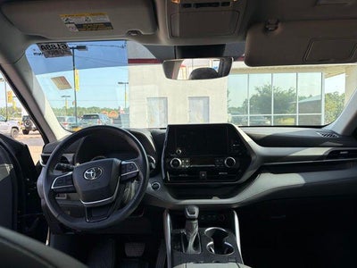 2023 Toyota Highlander LE