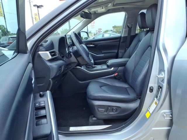 2025 Toyota Highlander XLE