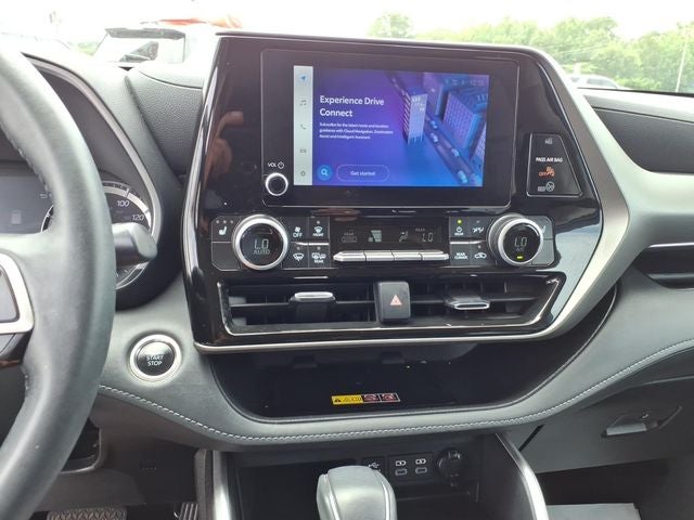 2025 Toyota Highlander XLE