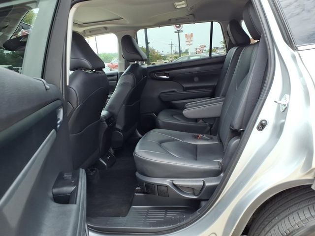 2025 Toyota Highlander XLE