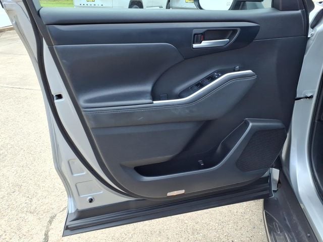 2025 Toyota Highlander XLE