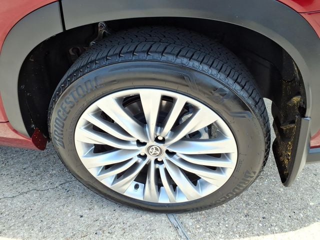 2025 Toyota Highlander Platinum