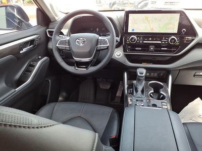 2025 Toyota Highlander Platinum