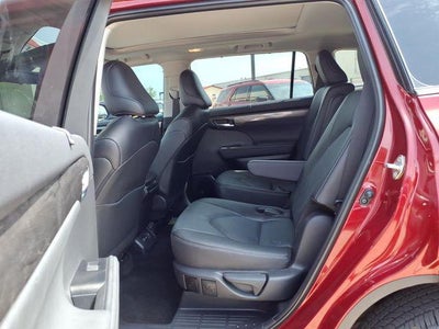 2025 Toyota Highlander Platinum