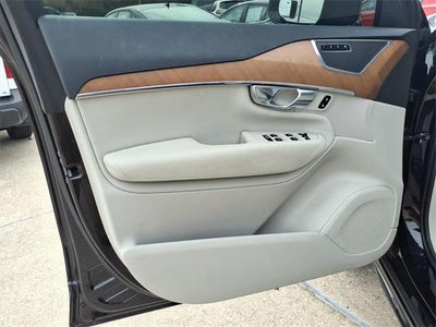 2021 Volvo XC90 T5 Momentum